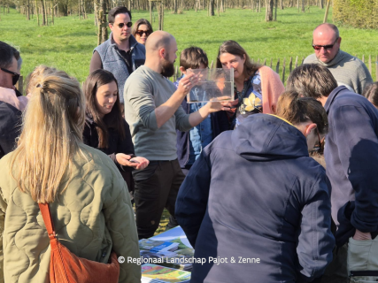 Op zoek naar waterdiertjes